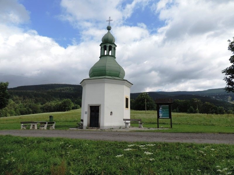 Historická kaplička v Rokytnici nad Jizerou