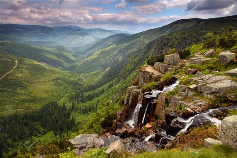 Pančavský vodopád — nejvyšší vodopád v ČR (145 m) v Krkonoších
